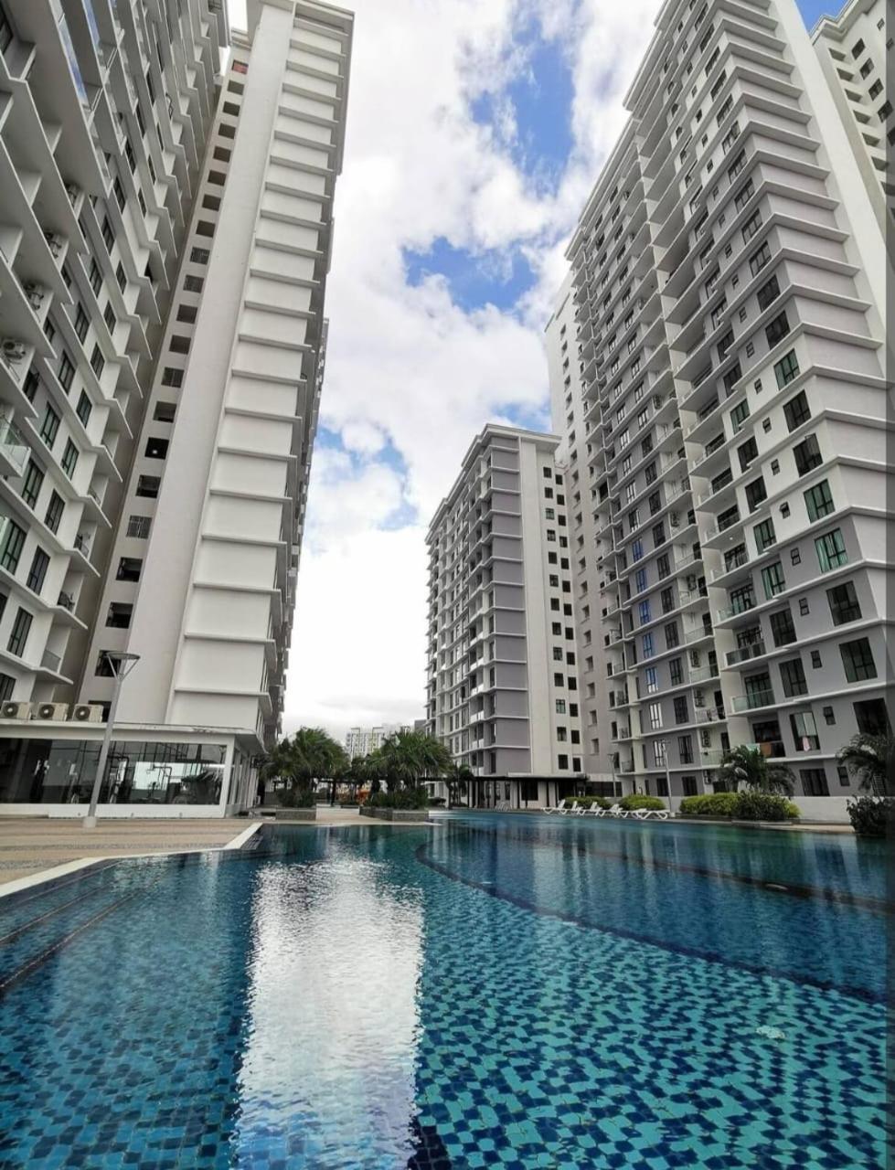 Platino 4Bedrooms Paradigm Mall Netflix By Stay Johor Bahru Exterior foto