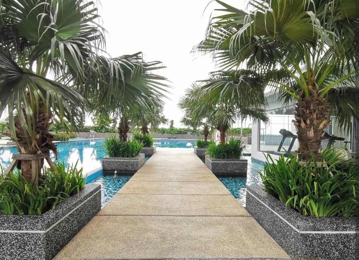 Platino 4Bedrooms Paradigm Mall Netflix By Stay Johor Bahru Exterior foto